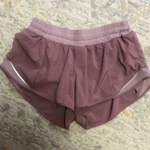 Lululemon gotta hot low-rise lined short 2.5”
